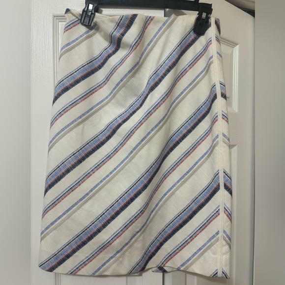 Skirt - Picture 2 of 3